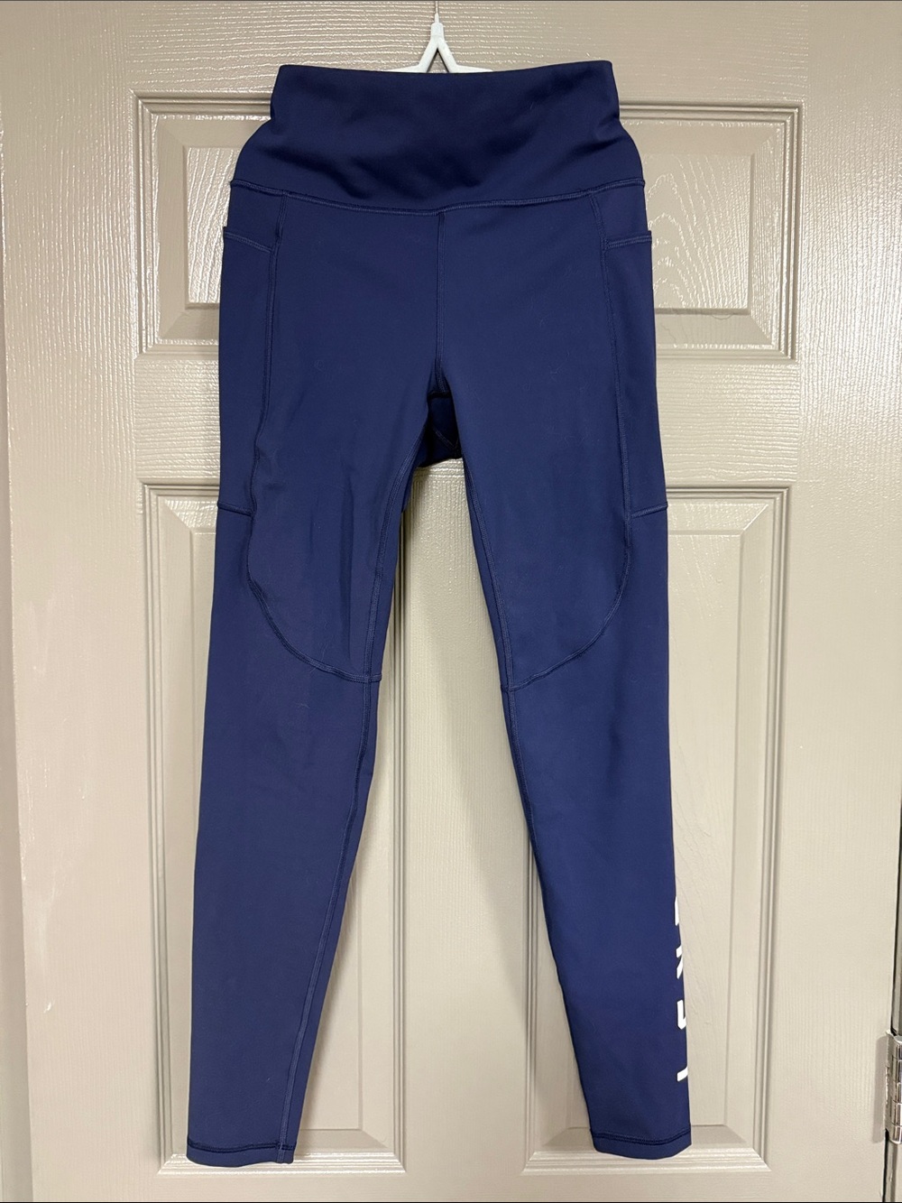 Women's Navy High-Rise Performance Leggings with Side Pockets